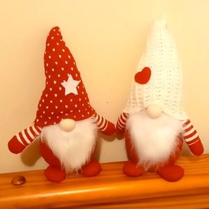 NWOT GNOMES BUNDLE